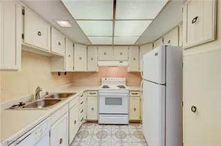 Photo #4: 2717201 Listing 