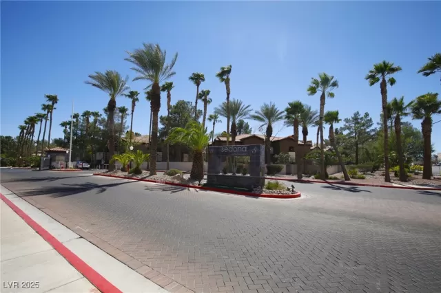 MLS: 2717236 Condo For Sale