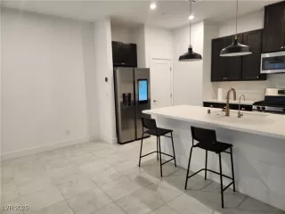 Photo #3: 2717254 Listing 