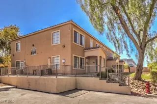Photo #5: 2717279 Listing