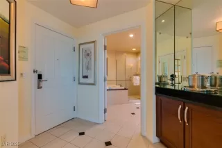 Photo #2: 2717284 Listing