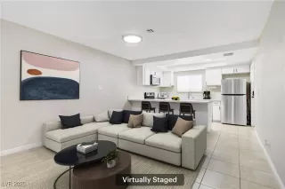 Photo #4: 2717285 Listing