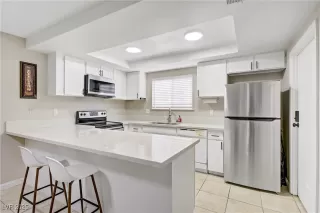 Photo #6: 2717285 Listing