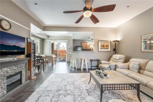 MLS: 2717296 Condo For Sale