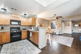 Photo #3: 2717296 Listing