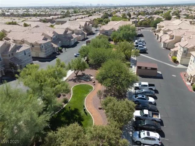 MLS: 2717302 Condo For Sale