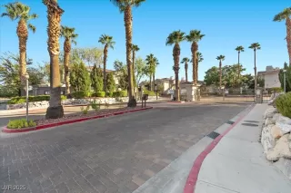Photo #2: 2717303 Listing