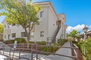 Photo #3: 2717303 Listing