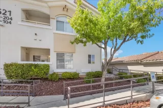 Photo #4: 2717303 Listing