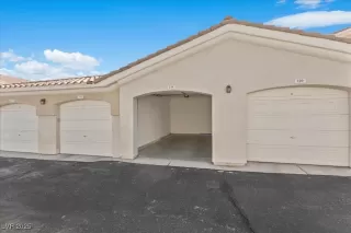Photo #6: 2717303 Listing