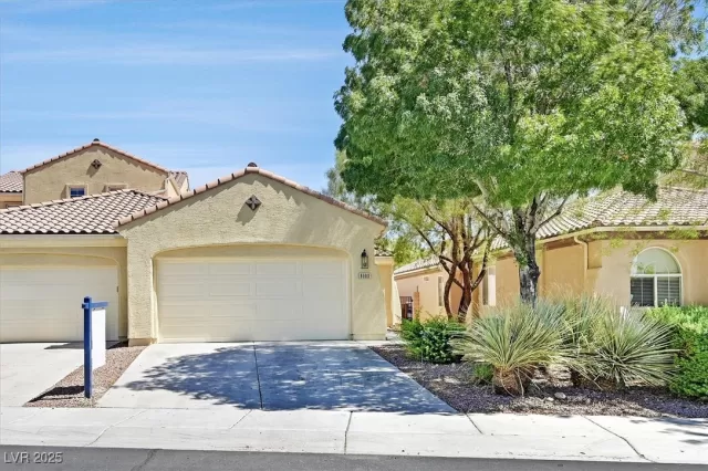 MLS: 2717321 Condo For Sale