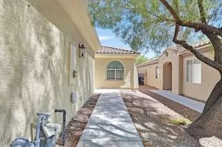 Photo #1: 2717321 Listing