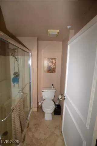 Photo #4: 2717359 Listing