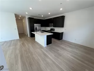 Photo #2: 2717365 Listing 