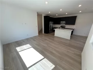 Photo #4: 2717365 Listing 