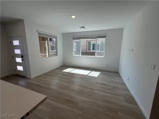 Photo #5: 2717365 Listing 