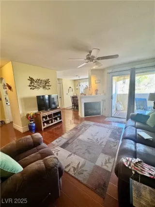Photo #4: 2717369 Listing