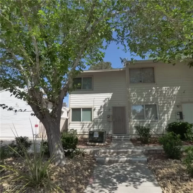 MLS: 2717371 Condo For Sale
