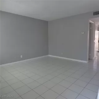 Photo #3: 2717371 Listing 