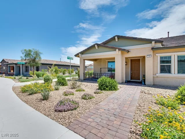 MLS: 2717374 Condo For Sale
