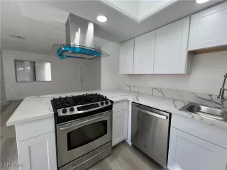 Photo #5: 2717379 Listing 