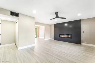 Photo #2: 2717385 Listing