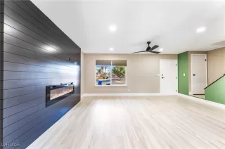 Photo #4: 2717385 Listing