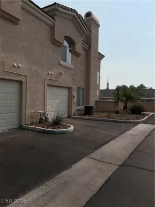 More Details about MLS # 2717395 : 3950 SANDHILL ROAD 122