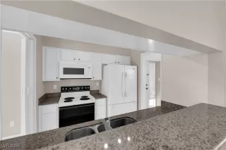 Photo #6: 2717411 Listing 