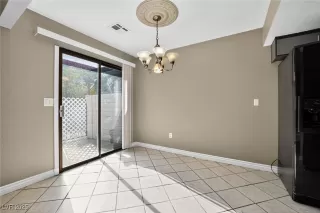 Photo #5: 2717425 Listing 