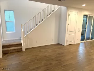 Photo #4: 2717439 Listing