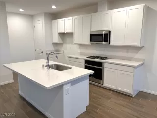 Photo #6: 2717439 Listing