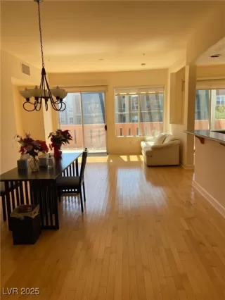 Photo #3: 2717447 Listing