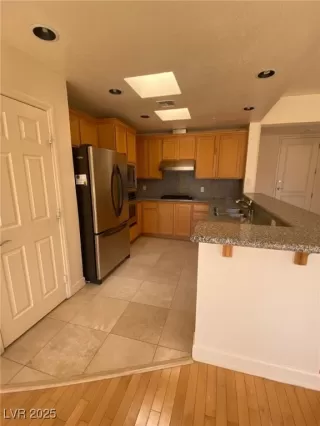 Photo #6: 2717447 Listing