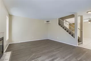 Photo #5: 2717465 Listing