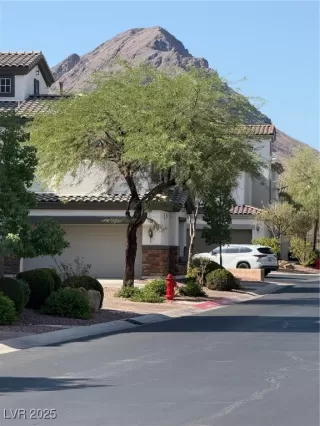 Photo #2: 2717479 Listing 