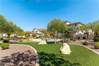 Photo #4: 2717479 Listing 