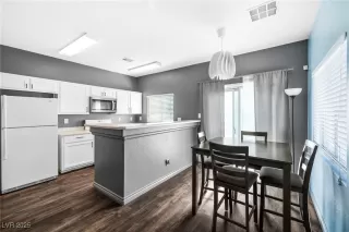 Photo #6: 2717482 Listing