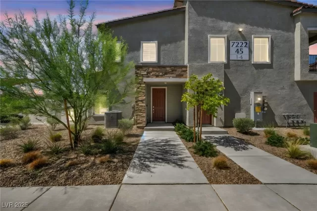 MLS: 2717569 Condo For Sale