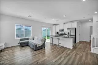 Photo #6: 2717569 Listing 