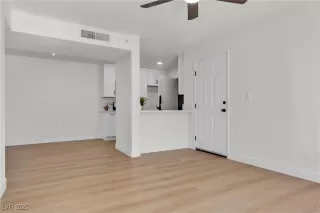 Photo #3: 2717577 Listing