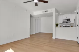 Photo #4: 2717577 Listing