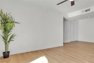 Photo #5: 2717577 Listing