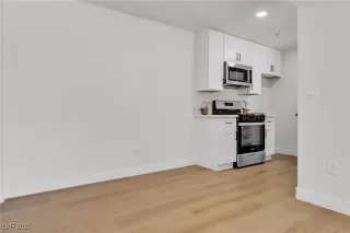 Photo #6: 2717577 Listing