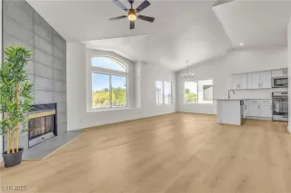 Photo #4: 2717579 Listing 