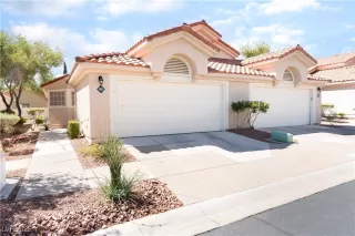 Photo #1: 2717596 Listing