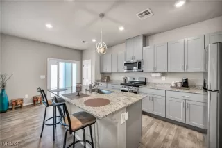 Photo #2: 2717618 Listing 