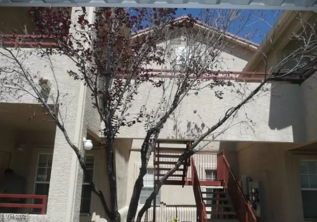MLS: 2717621 Condo For Sale