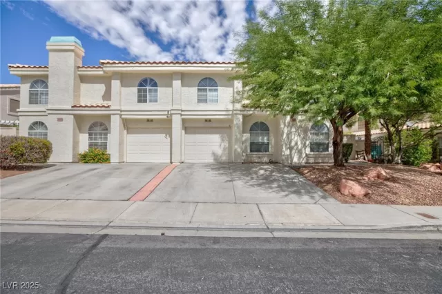 MLS: 2717638 Condo For Sale