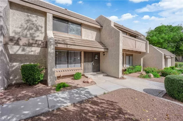 MLS: 2717654 Condo For Sale